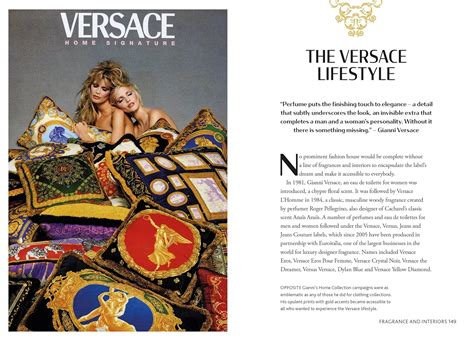 versace jongere jaren|Recensie: ‘Little Book of Versace’, Laia Farran Graves.